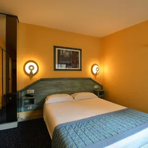 Relais Du Pré 3*, Paris France